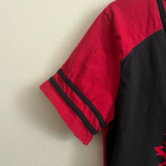 Women’s Bucs Tee - Picture 3 of 7